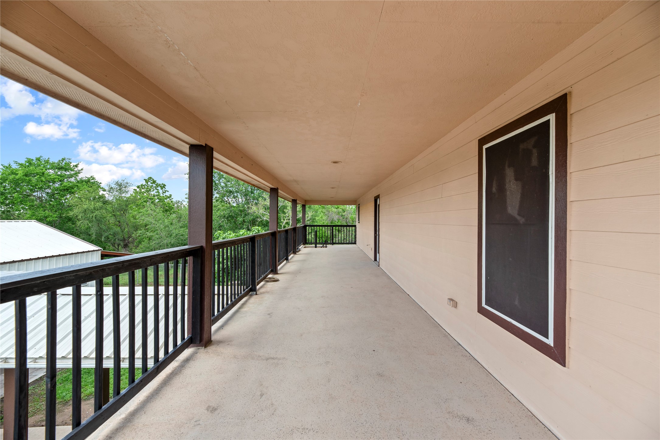 523 Moore Bar Road Rosenberg, TX 77471 - Photo 19 of 50 Opposite view of rear balcony.