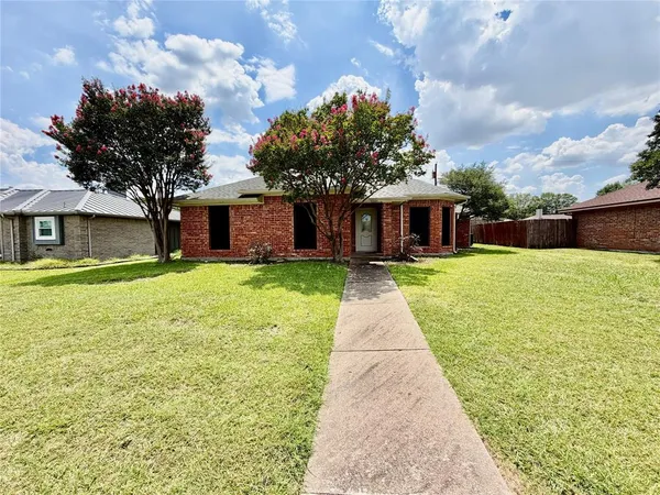 $2,050 | 3205 Bryan Street, Sachse, TX 75048