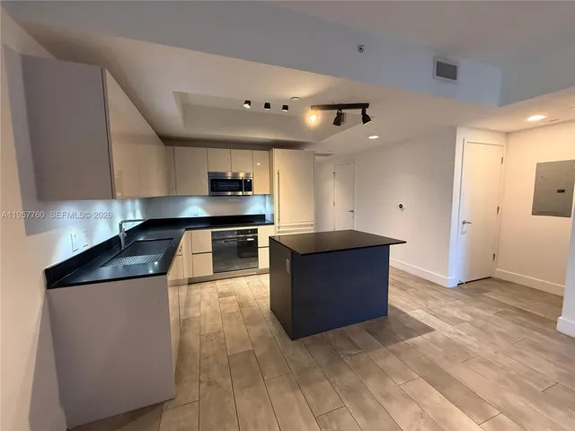 $5,250 | 1010 Brickell Avenue, Unit 2609, Miami, FL 33131