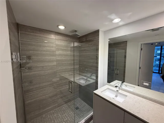 $5,250 | 1010 Brickell Avenue, Unit 2609, Miami, FL 33131