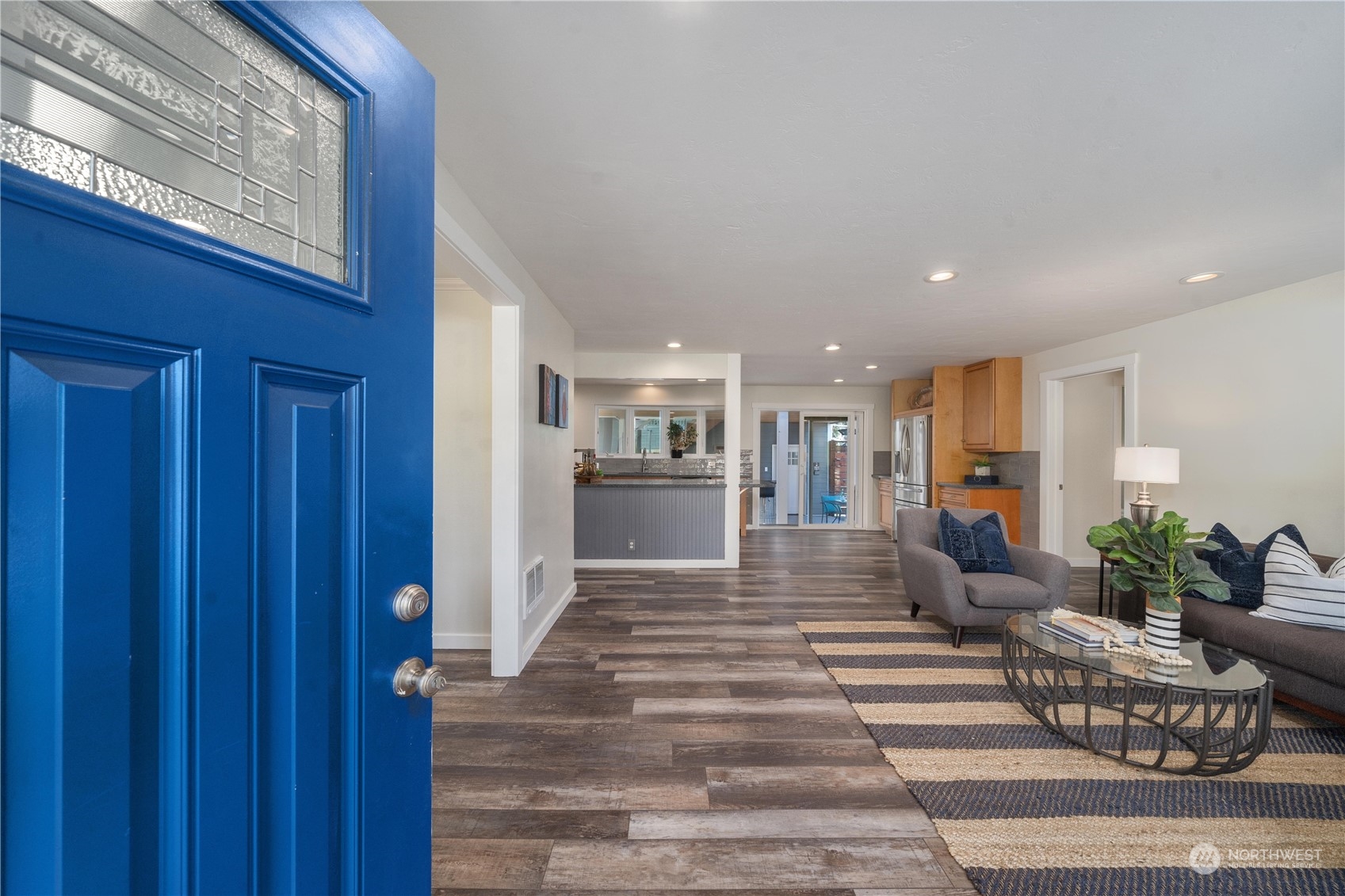 465 Hoquiam Avenue Northeast Renton, WA 98059 - Photo 4 of 39 Gallery Image 4