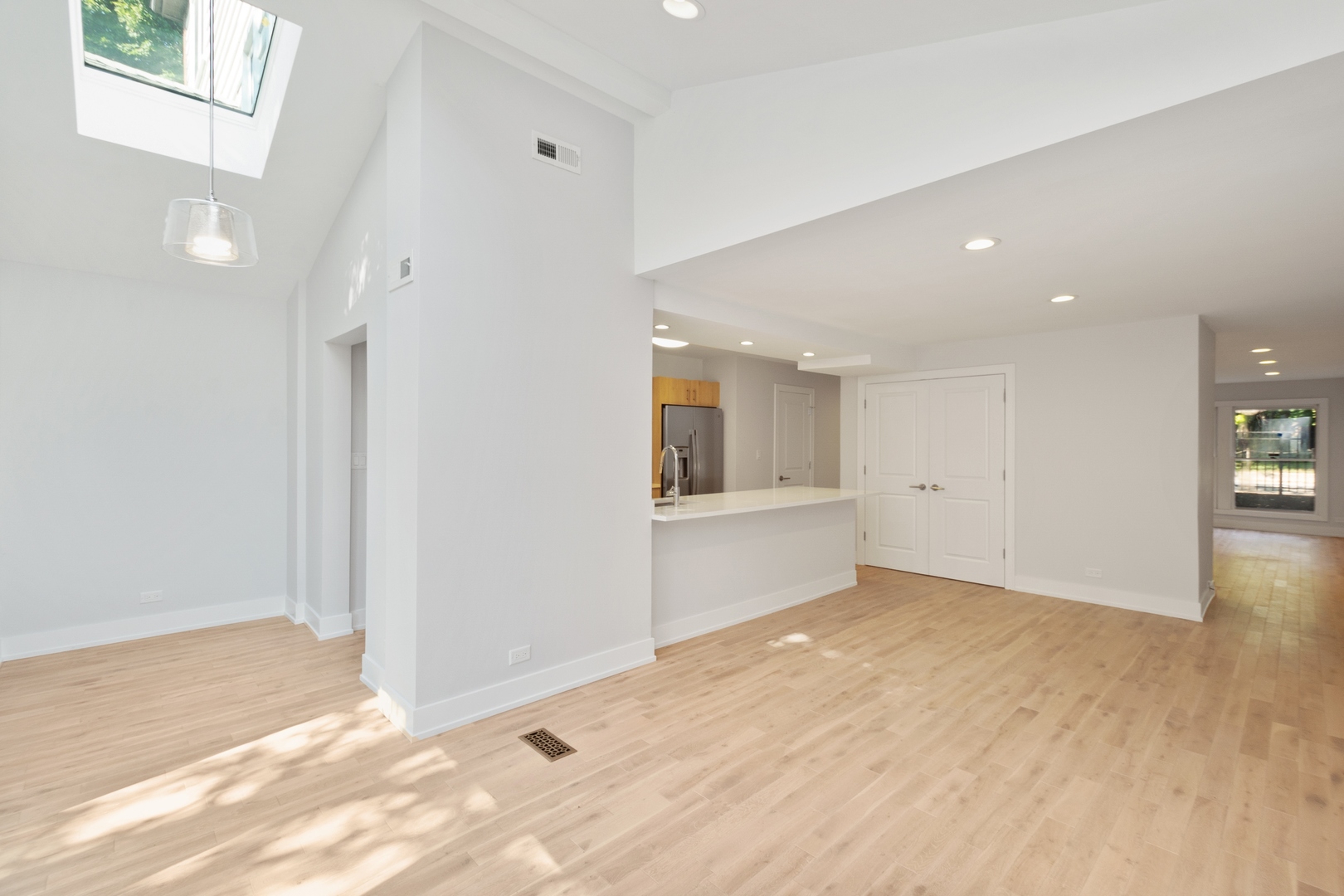 802 South Morgan Street Chicago, IL 60607 - Photo 5 of 14