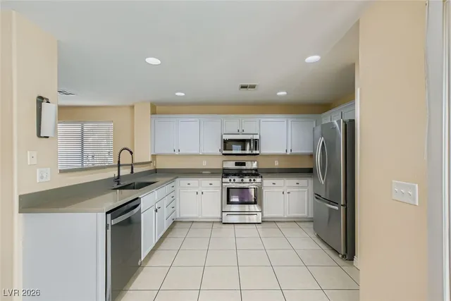 $2,175 | 5986 Ambleshire Avenue, Las Vegas, NV 89139