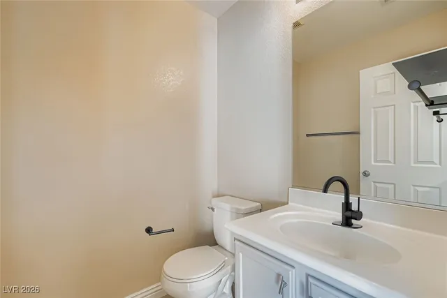 $2,175 | 5986 Ambleshire Avenue, Las Vegas, NV 89139