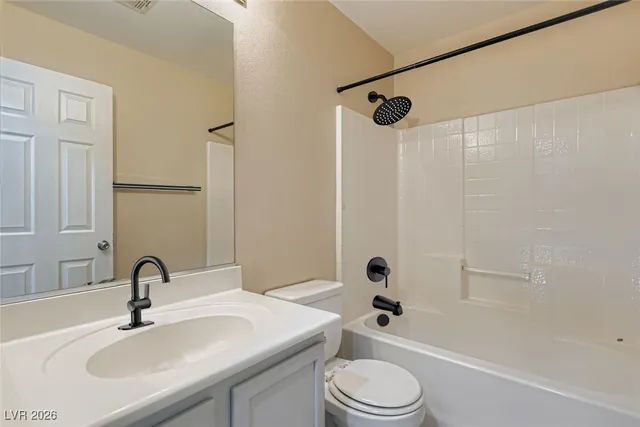 $2,175 | 5986 Ambleshire Avenue, Las Vegas, NV 89139