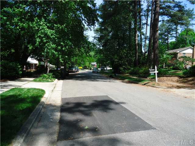 1533 Shadowood Lane Raleigh, NC 27612 - Photo 15 of 21 NEIGHBORHOOD