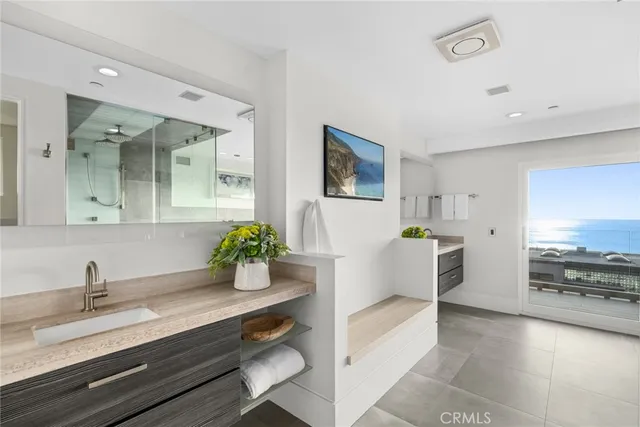 a view of walk in closet