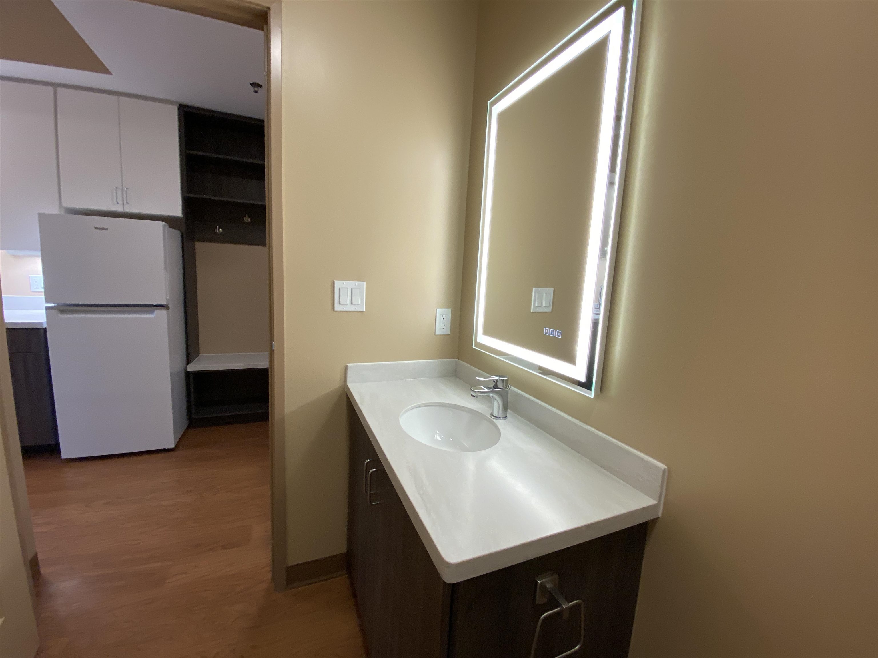 83 Hanover Street, Unit 405 Manchester, NH 03101 - Photo 25 of 37