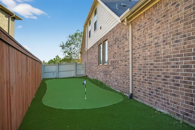 $795,000 | 10458 Lake Palmetto Drive, Conroe, TX 77385