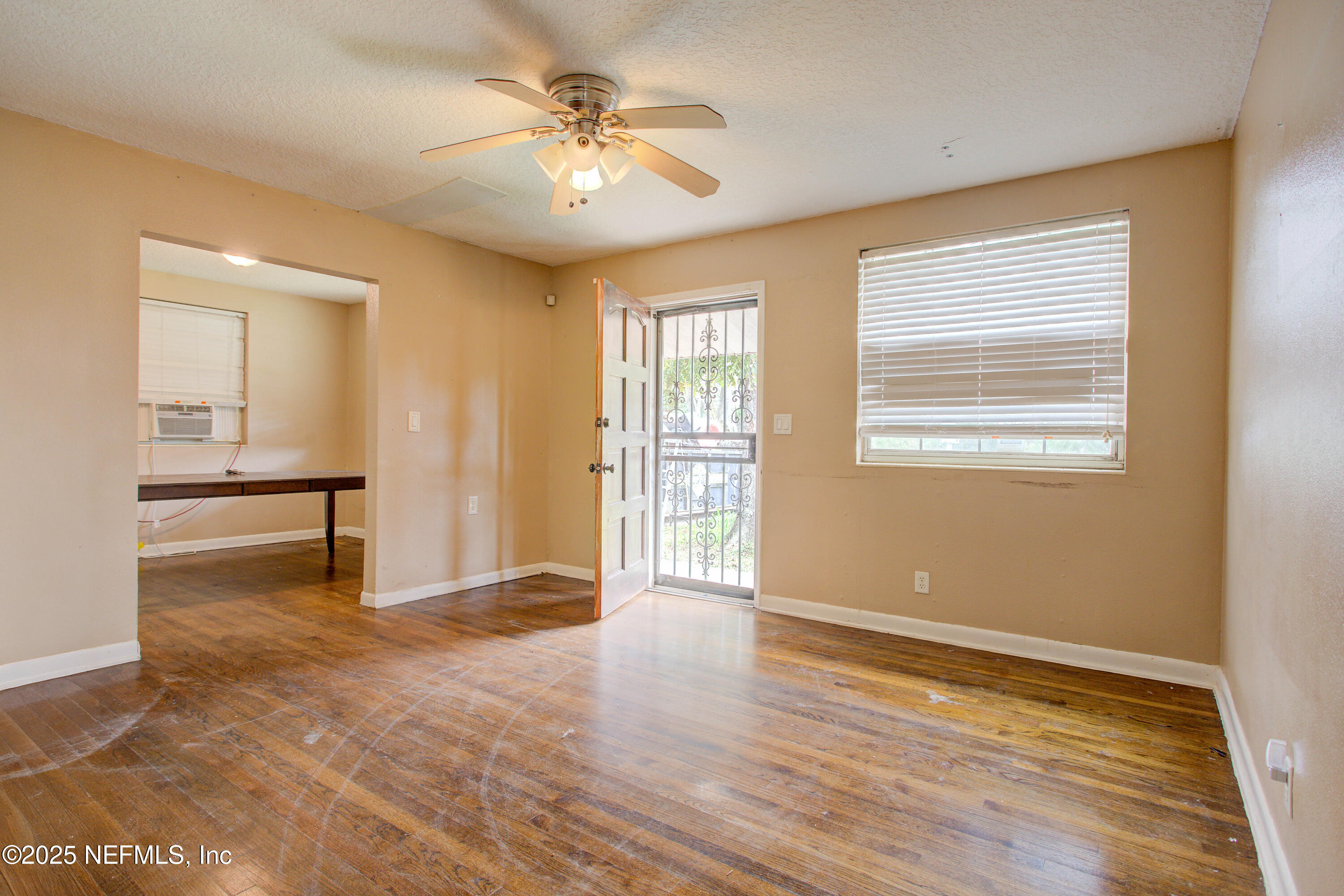 12146 Pulaski Road Jacksonville, FL 32218 - Photo 11 of 39 20251201-12146_Pulaski_Rd-14
