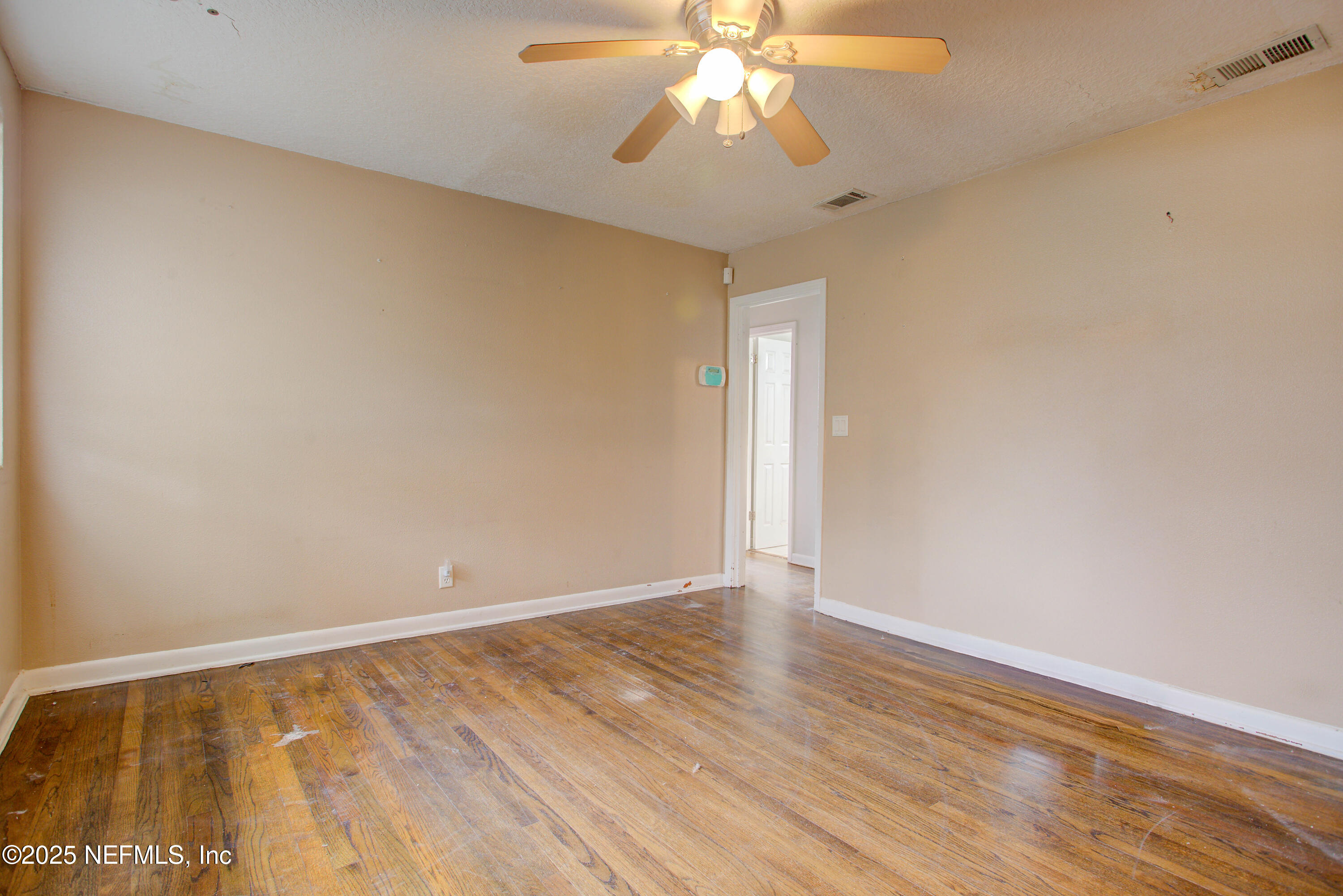 12146 Pulaski Road Jacksonville, FL 32218 - Photo 13 of 39 20251201-12146_Pulaski_Rd-16