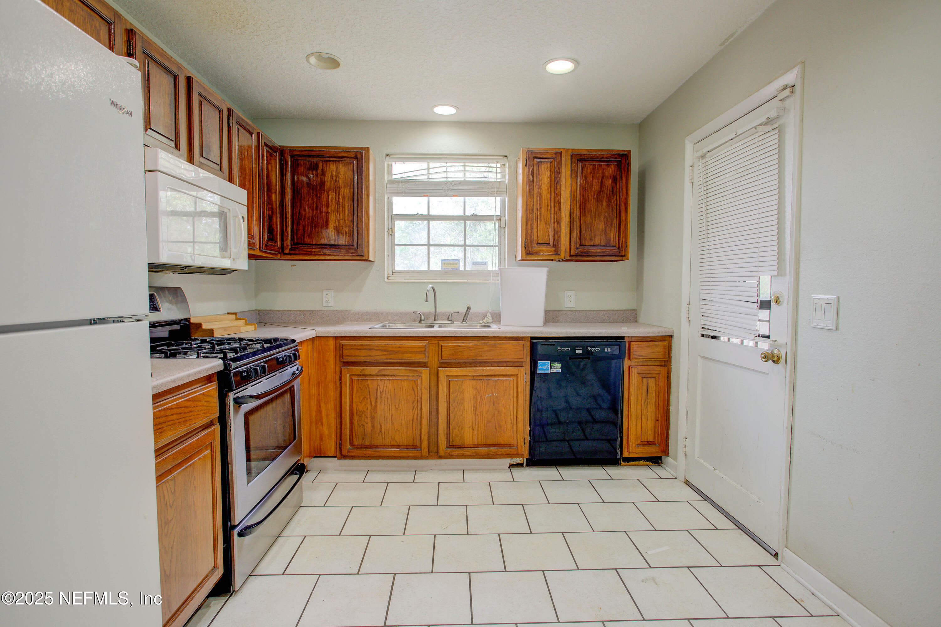 12146 Pulaski Road Jacksonville, FL 32218 - Photo 17 of 39 20251201-12146_Pulaski_Rd-20