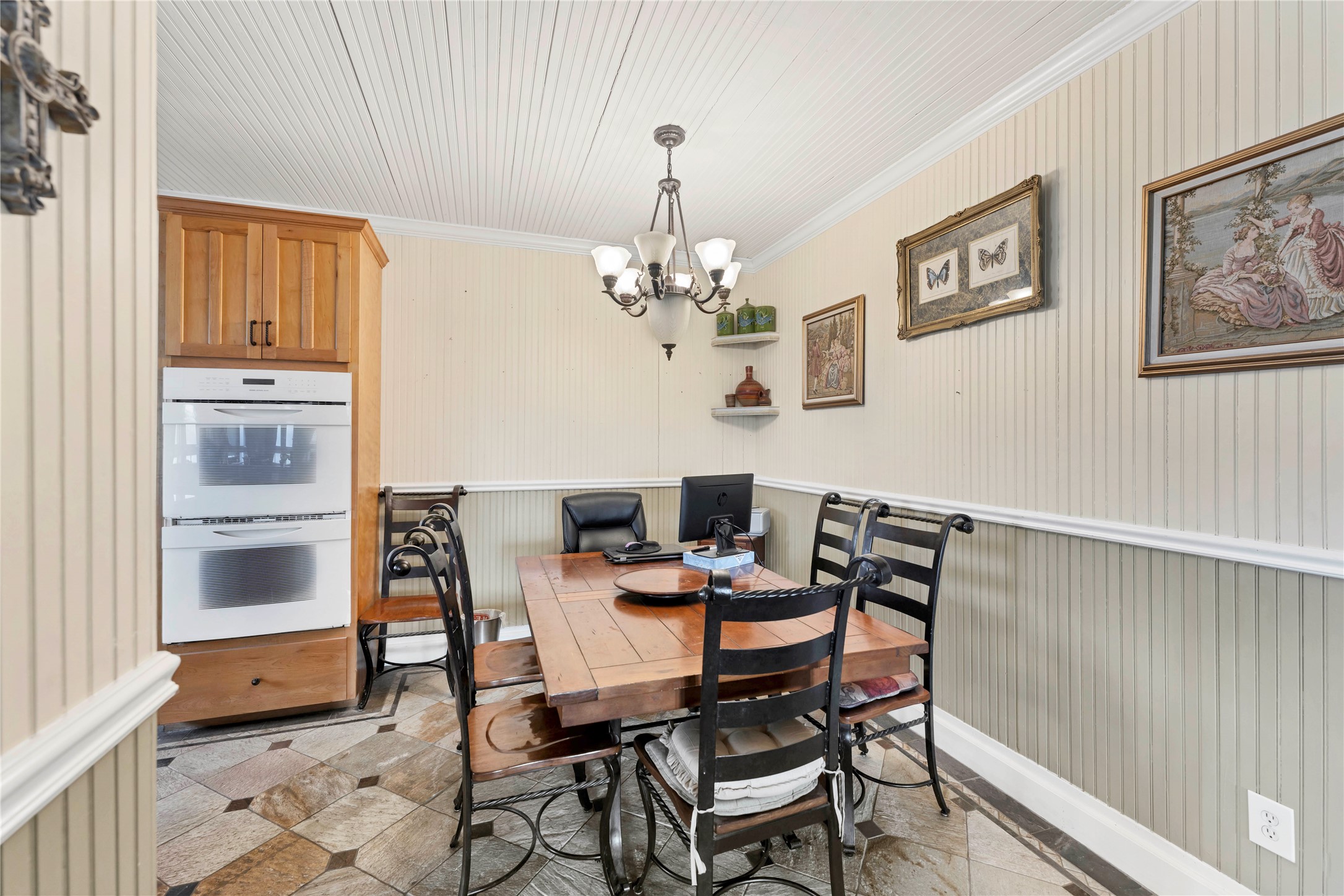 471 County Road 471 Road Thrall, TX 76578 - Photo 14 of 20 a view of a dining room with furniture and chandelier