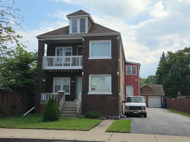 $115,000 | 305 153rd Street, Calumet City, IL 60409