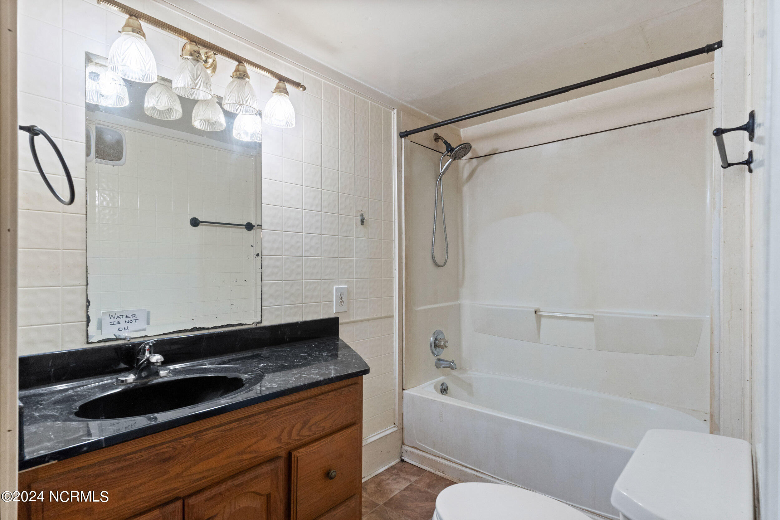 5114 Peden Point Road Wilmington, NC 28409 - Photo 14 of 38 Full Bath