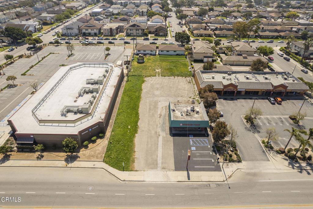 258 West Pleasant Valley Road Oxnard, CA 93033 - Photo 17 of 25 13-web-or-mls-UpmarketMedia_258Pleasantv