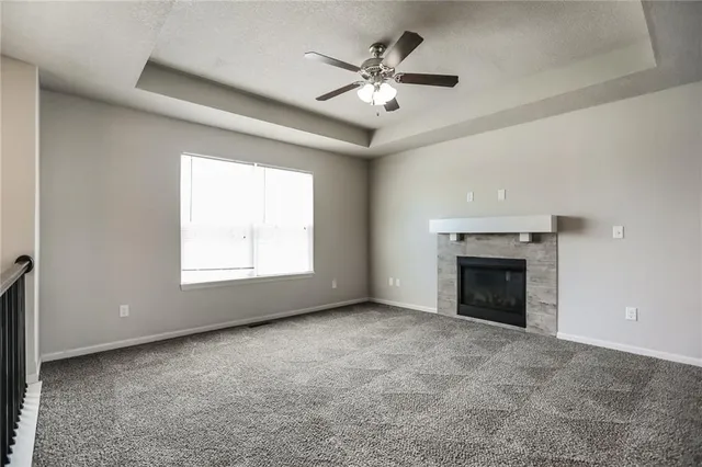 $2,105 | 210 Elissa Drive, Raymore, MO 64083