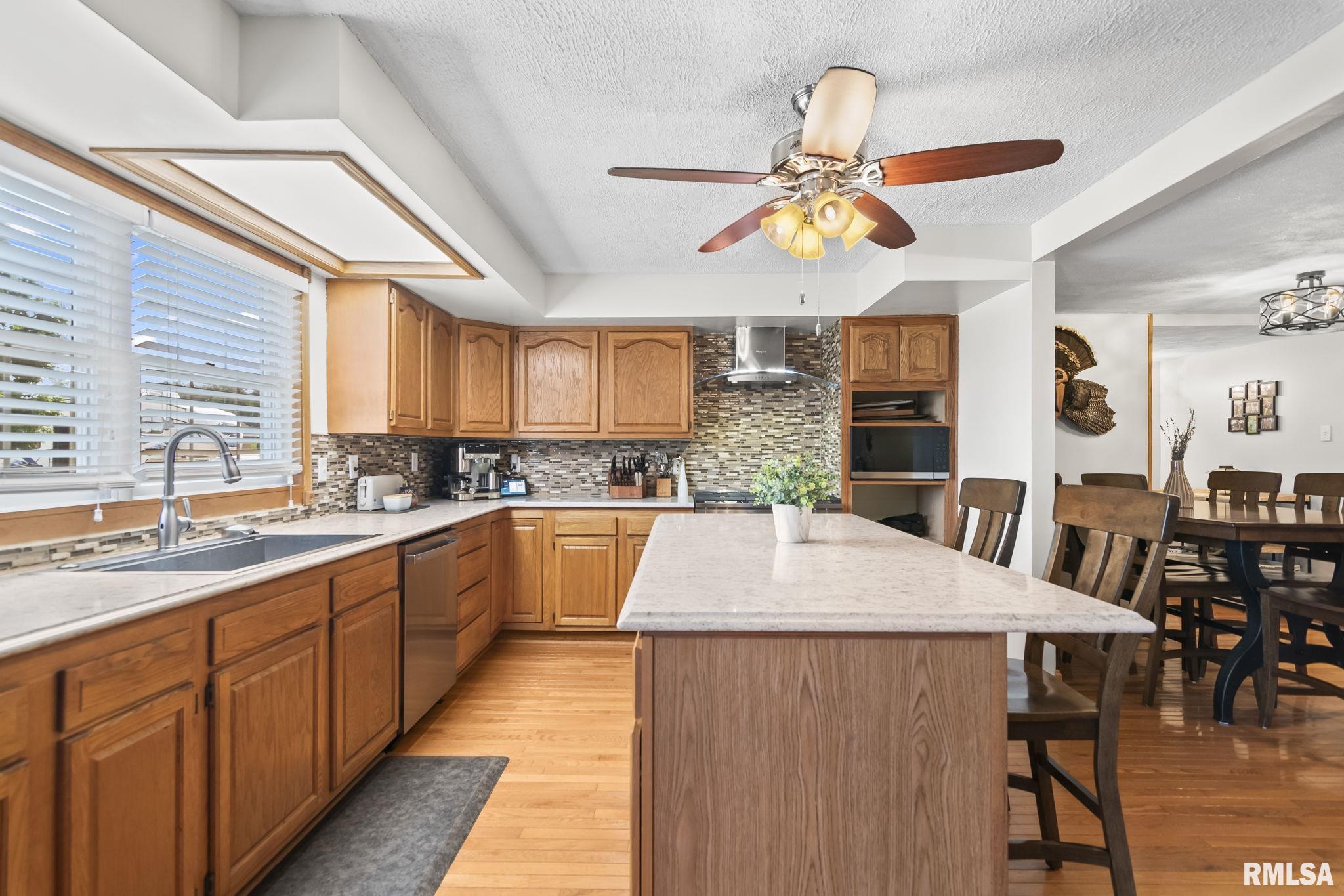 5658 Hogan Road Auburn, IL 62615 - Photo 8 of 61