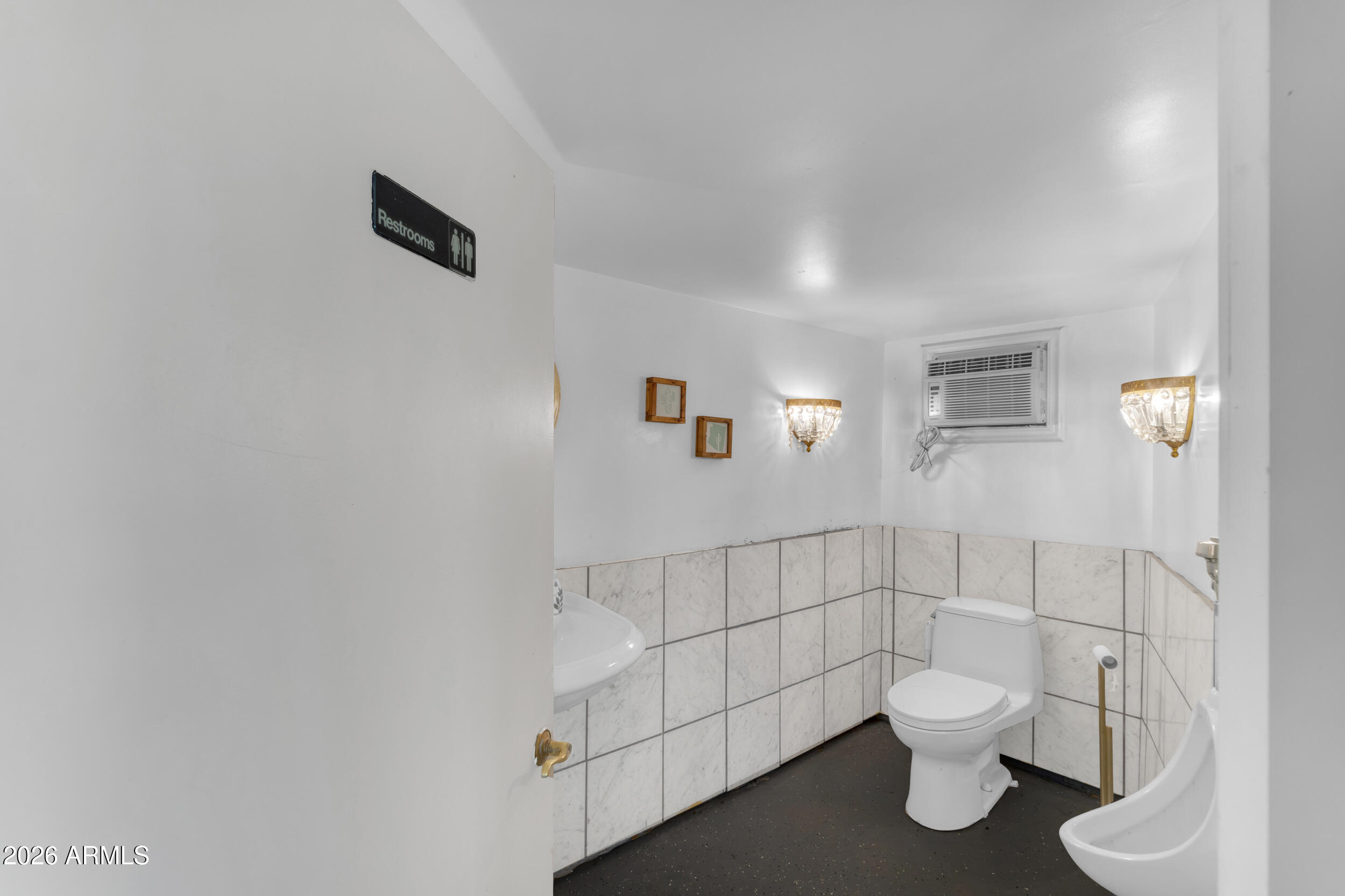 4611 East Desperado Road Gilbert, AZ 85297 - Photo 14 of 77 Pool Bathroom