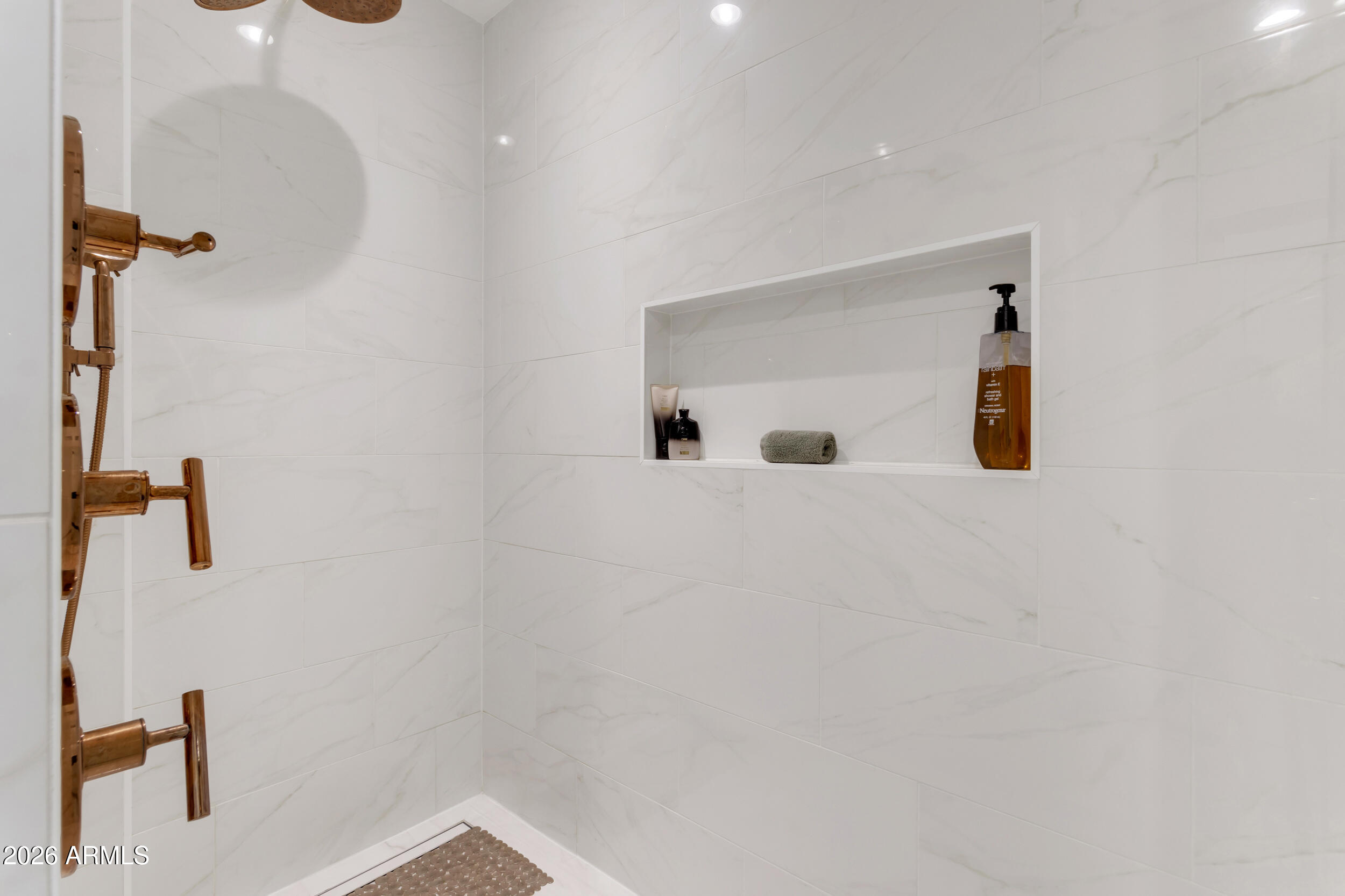 4611 East Desperado Road Gilbert, AZ 85297 - Photo 45 of 77 Primary Shower