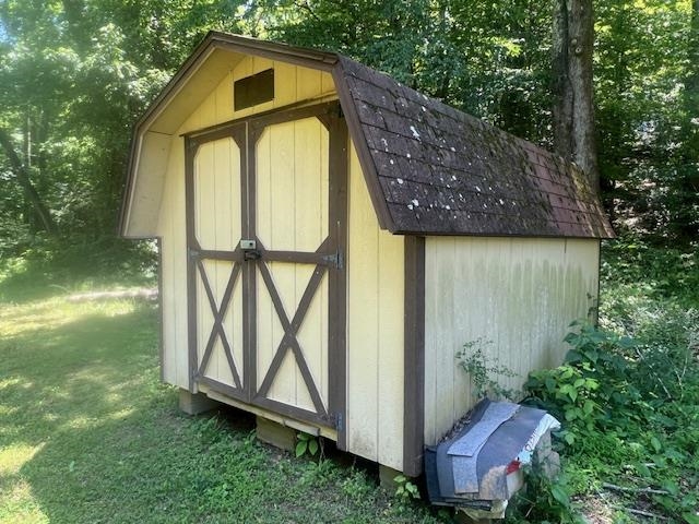 90 Double Springs Loop Savannah, TN 38372 - Photo 20 of 31 a view of a small garden
