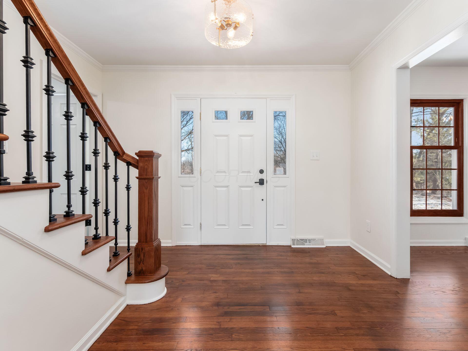 7252 Africa Road Galena, OH 43021 - Photo 2 of 70 entry toward door