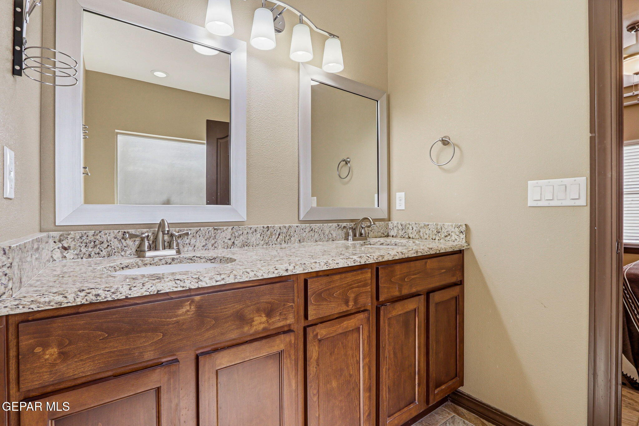 12039 Equestrian Road El Paso, TX 79928 - Photo 25 of 57 Master bath