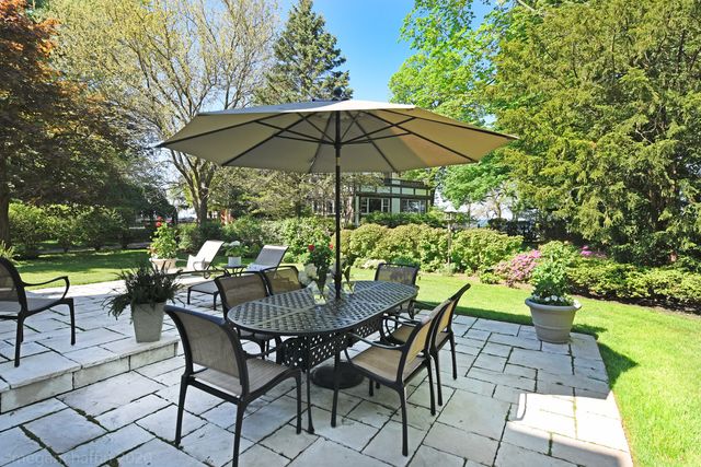 $2,025,000 | 387 Sheridan Road, Winnetka, IL 60093