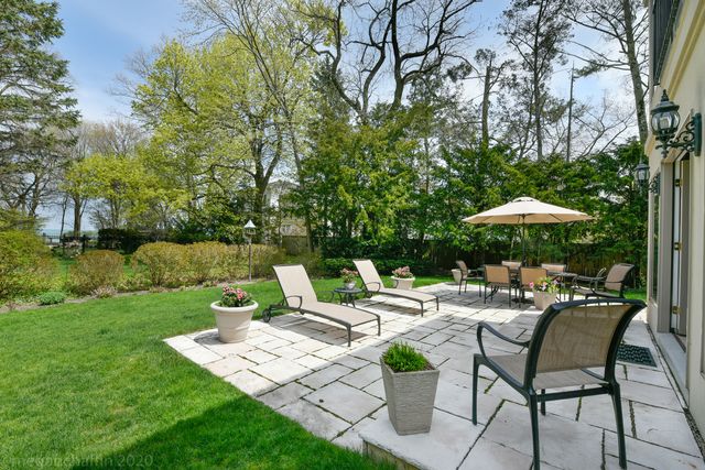 $2,025,000 | 387 Sheridan Road, Winnetka, IL 60093