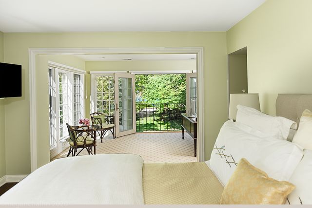 $2,025,000 | 387 Sheridan Road, Winnetka, IL 60093