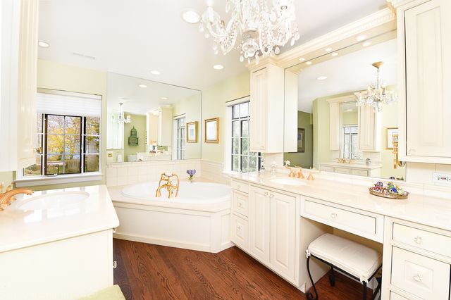 $2,025,000 | 387 Sheridan Road, Winnetka, IL 60093