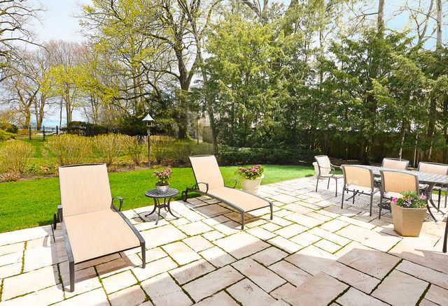 $2,025,000 | 387 Sheridan Road, Winnetka, IL 60093