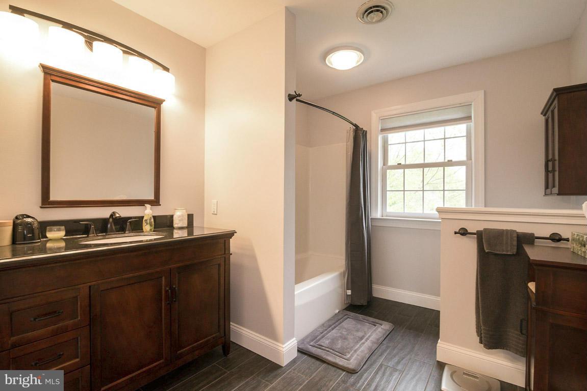 7824 Rocky Springs Road Frederick, MD 21702 - Photo 13 of 30 Master bathroom