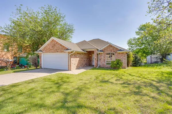 $285,000 | 108 South Douglas Street, Covington, TX 76636