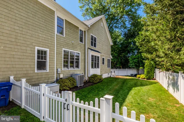 $1,600,000 | 1519 Pathfinder Lane, McLean, VA 22101