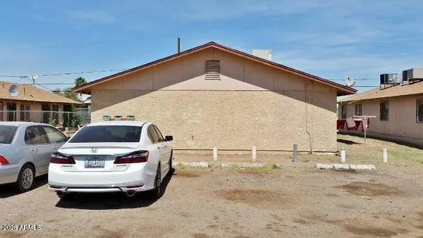 $799 | 3112 East Chipman Road, Unit 2, Phoenix, AZ 85040