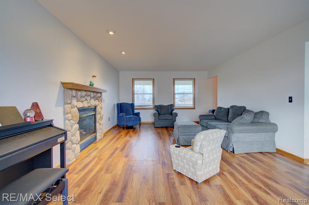 11431 Baldwin Road Gaines, MI 48436 - Photo 4 of 33
