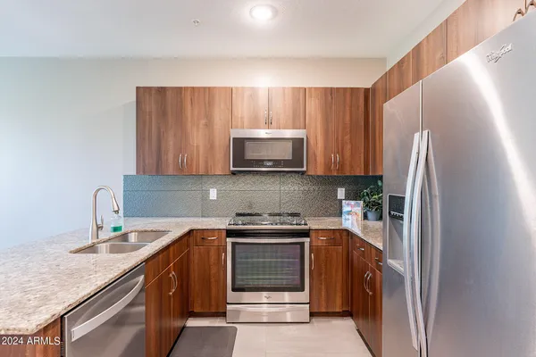 $1,900 | 2334 East Huntington Drive, Phoenix, AZ 85040