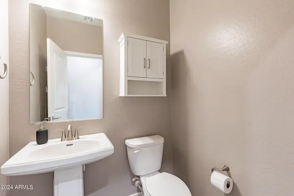 $1,900 | 2334 East Huntington Drive, Phoenix, AZ 85040