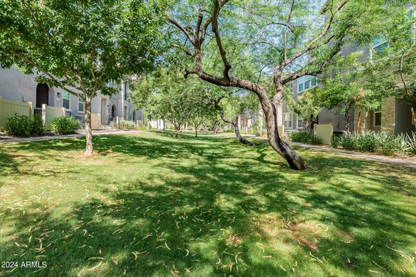 $1,900 | 2334 East Huntington Drive, Phoenix, AZ 85040