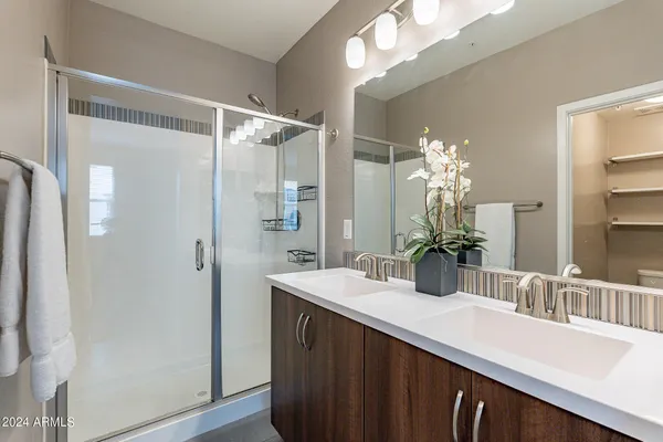 $1,900 | 2334 East Huntington Drive, Phoenix, AZ 85040