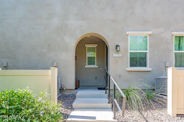 $1,900 | 2334 East Huntington Drive, Phoenix, AZ 85040