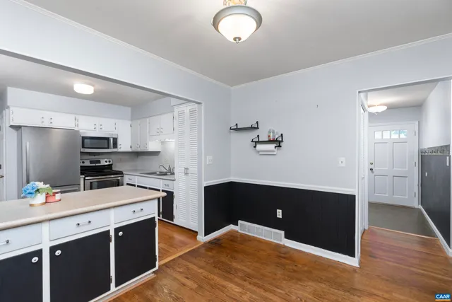 $324,000 | 814 North Coalter Street, Staunton, VA 24401