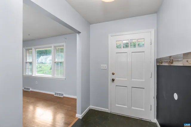 $324,000 | 814 North Coalter Street, Staunton, VA 24401