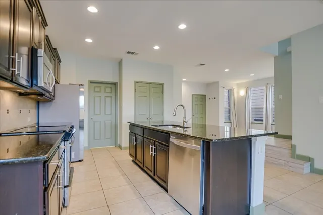 $2,600 | 10020 Wading Pool Path, Austin, TX 78748