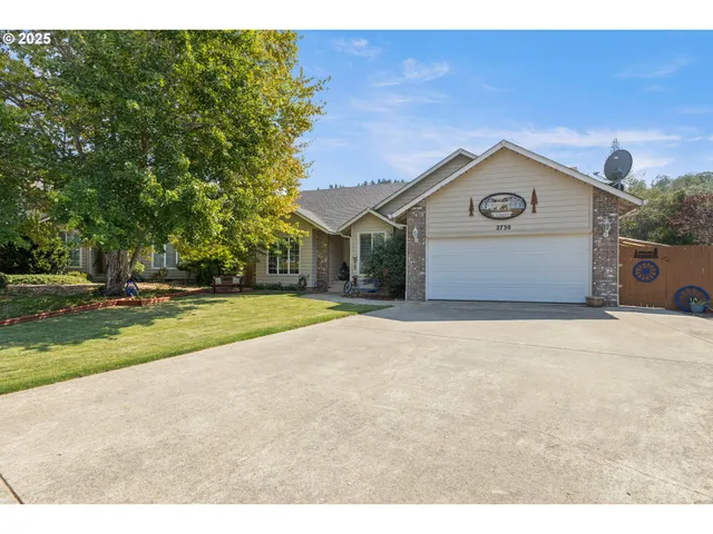 $390,000 | 2730 Golfview Avenue, Sutherlin, OR 97479