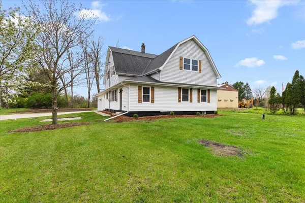 $524,900 | 2185 East Newark Drive, Trenton, WI 53090