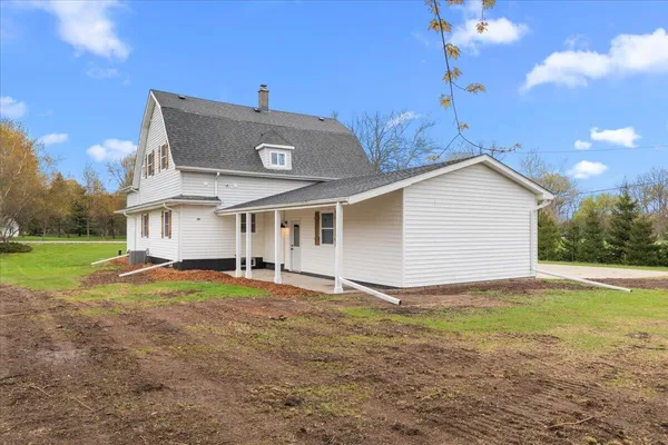 $524,900 | 2185 East Newark Drive, Trenton, WI 53090