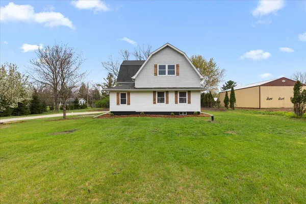 $524,900 | 2185 East Newark Drive, Trenton, WI 53090