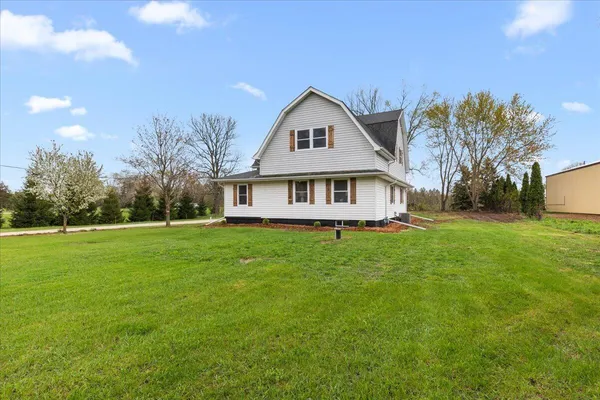 $524,900 | 2185 East Newark Drive, Trenton, WI 53090